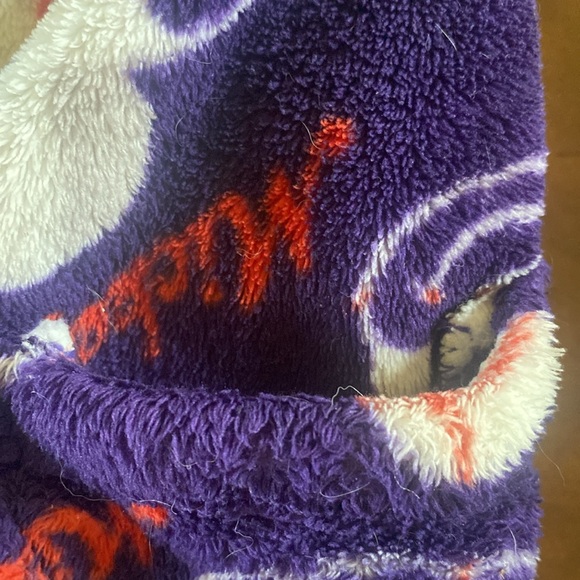 🦊 Unique and rare Disney 3/4 jacket. Fleece like material. Pockets. - Picture 9 of 10